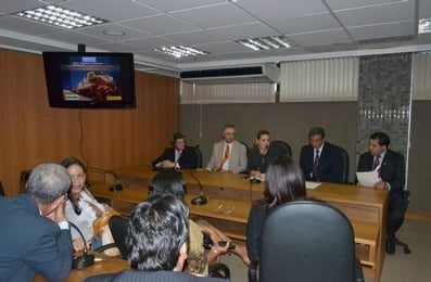 Reunião da Comissão com Dr. Neville Barbosa