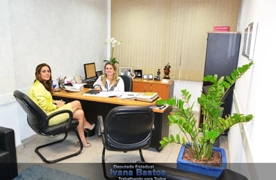 Visita da prefeita de Sebastião Laranjeiras, Luciana Leão Muniz ao gabinete.