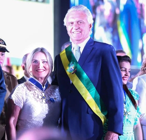 Presidente da Unale, deputada Ivana Bastos, recebe a Medalha Ordem do Mérito Anhanguera em reconhecimento ao trabalho à frente da entidade