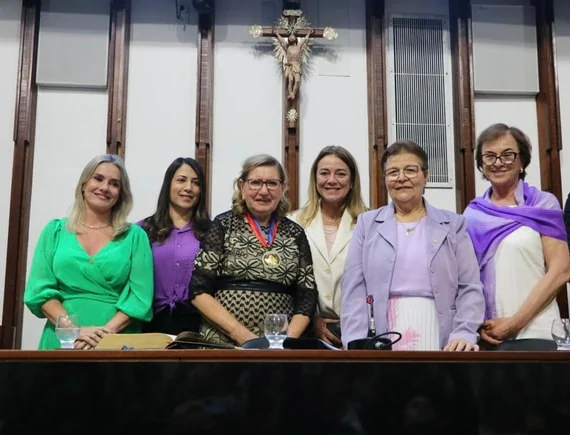  Deputada Ivana Bastos prestigia Sessão Especial em homenagem à deputada Maria Del Carmen