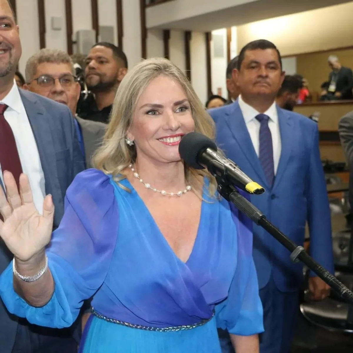 Deputada Ivana Bastos toma posse para o 4º mandato