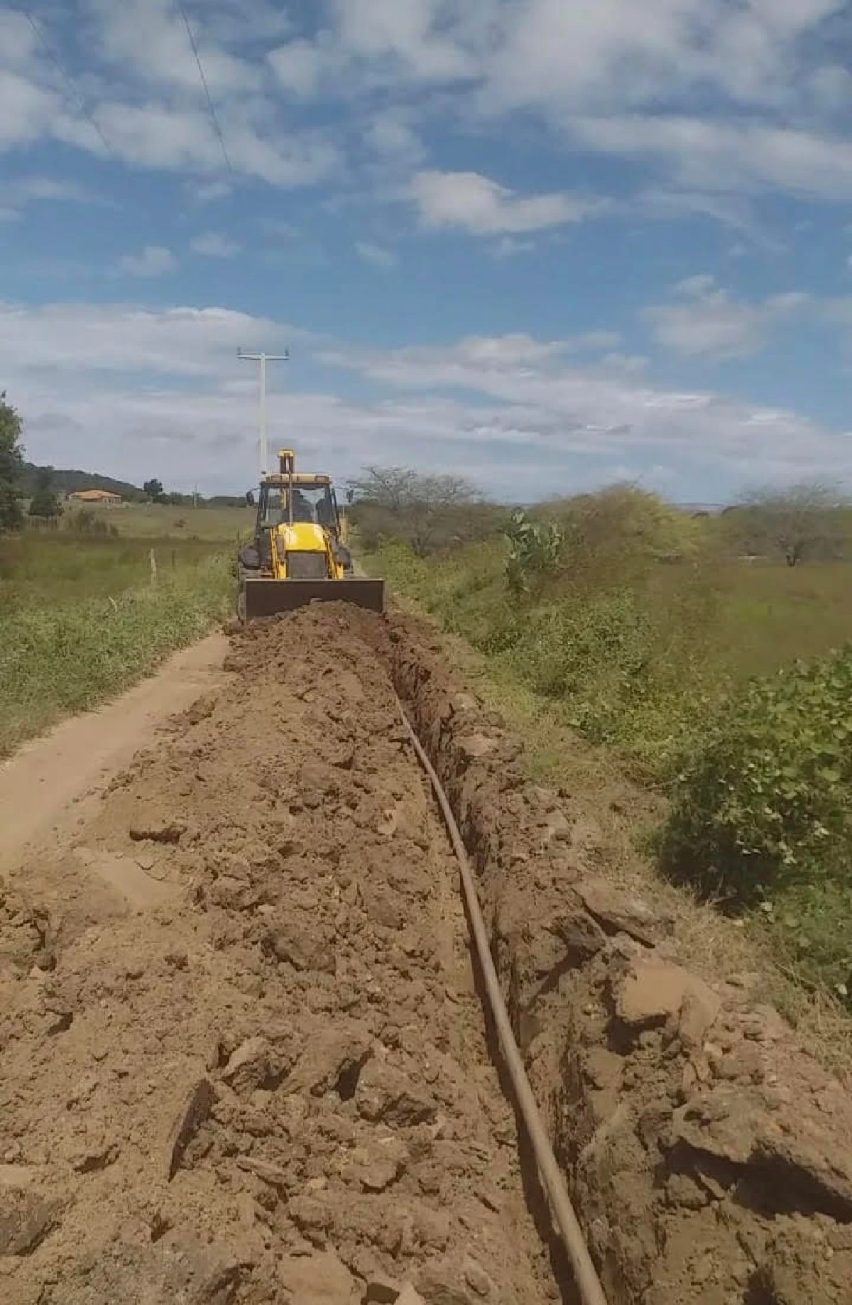 Ivana Bastos garante água potável para 86 famílias da localidade de Fazenda Larga em Guanambi