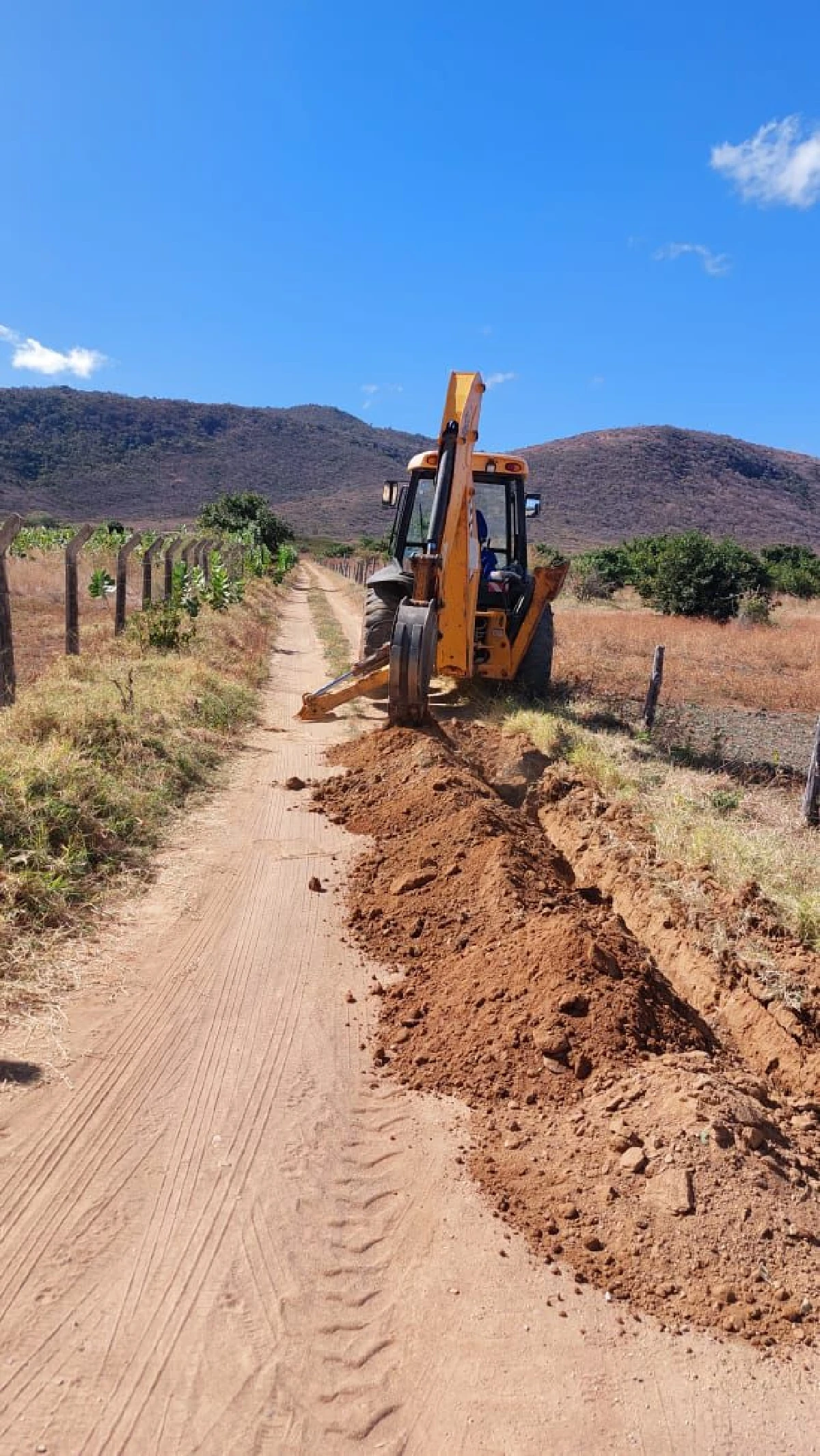 Ivana Bastos garante obras de sistema de abastecimento para comunidade de Guanambi